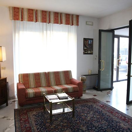 Hotel Paris Castel Goffredo 외부 사진