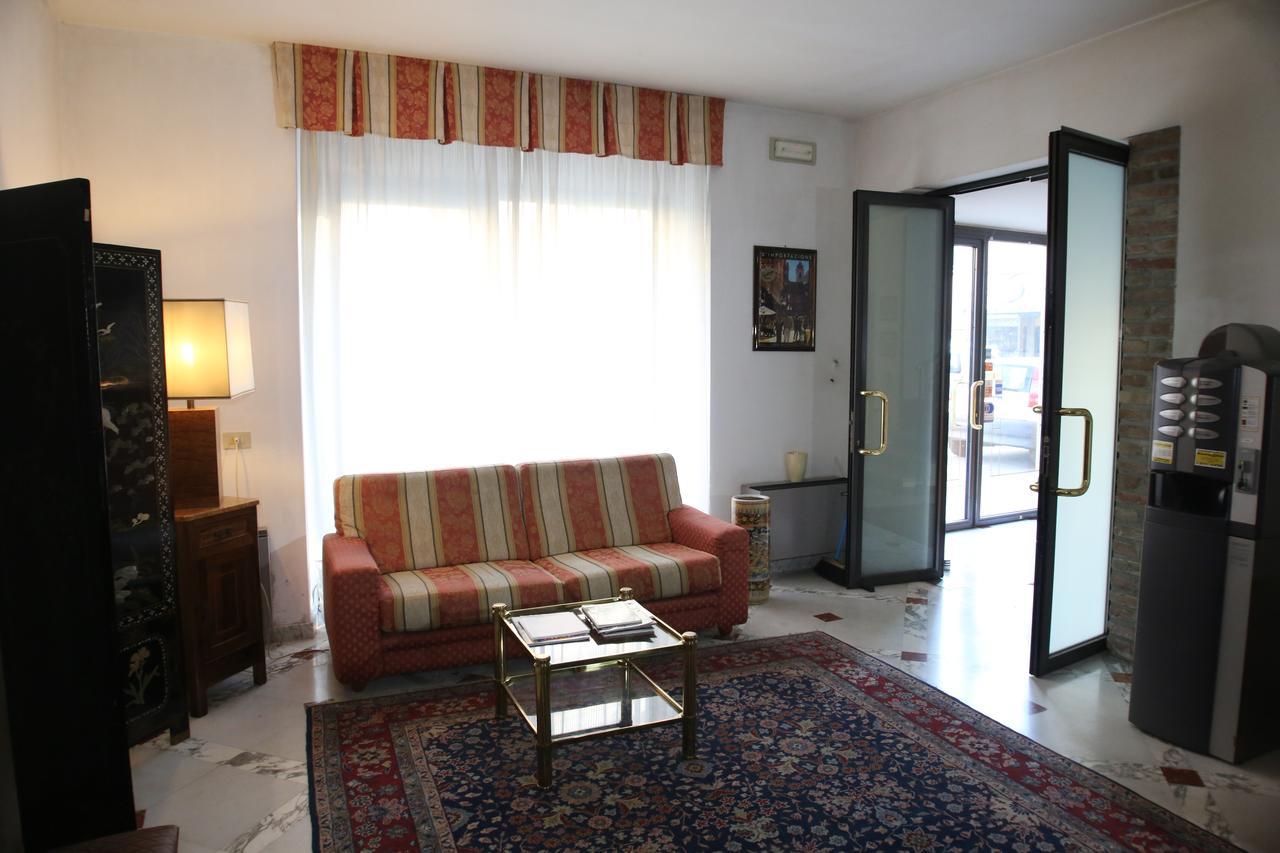 Hotel Paris Castel Goffredo 외부 사진