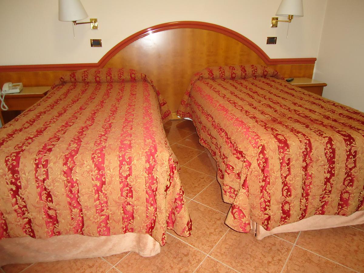 Hotel Paris Castel Goffredo 외부 사진